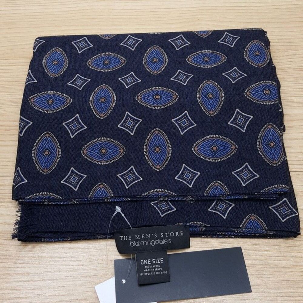 BLOOMINGDALES Mens Store Scarf Navy 100% Wool Geo Medallion Lightweight $198